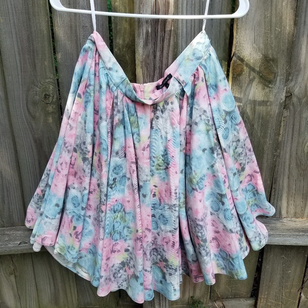 Pleated 1950s swing style floral skirt